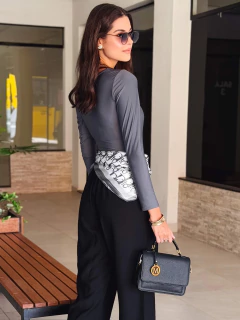 CALÇA JAQUELINE na internet