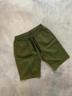 BERMUDA ELASTIZADA VERDE