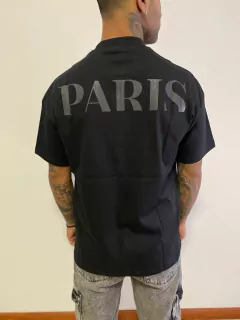 REMERA AZZ OVER A PARIS NEGRO - comprar online