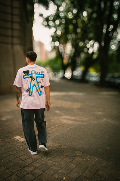 REMERA OVERSIZE MEN ROSE en internet