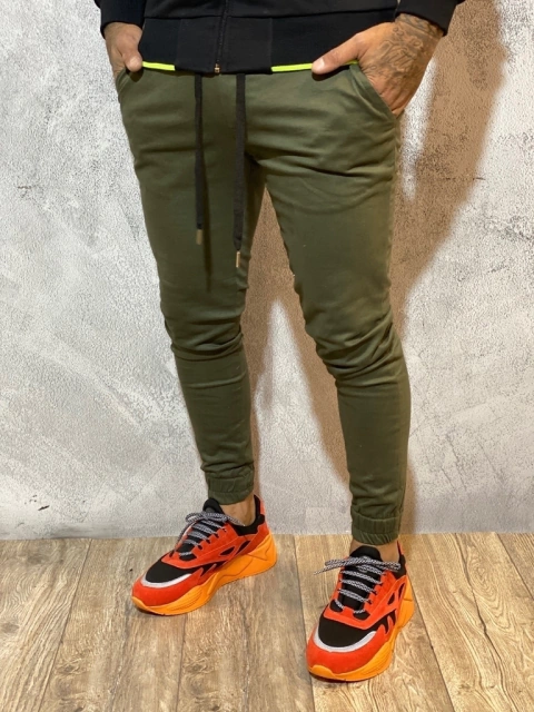 JOGGER GABARDINA VERDE