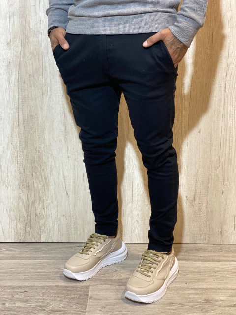 CHINO GABARDINA NEGRO