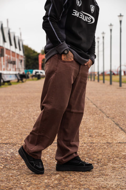 JEAN MOM BAGGY CHOCOLATE - comprar online