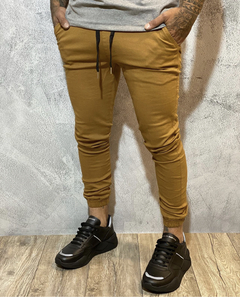 JOGGER MOSTAZA