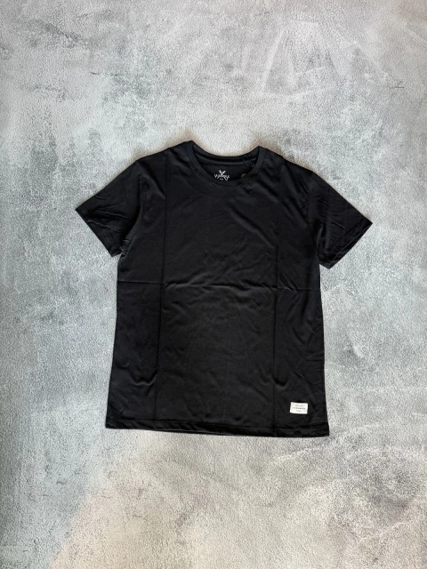 REMERA LR BASICA NEGRA