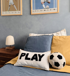 Ambiente divertido y deportivo en el cuarto de tu hijo con nuestro almohadón pelota fútbol