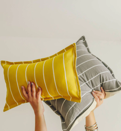 Almohadones Tusor RAYAS, ideales para deco infantil y juvenil. Disponibles en 3 tamaños y varios colores. Personaliza tu habitación con estilo y comodidad, combinalos con opciones lisas o estampadas para una Deco soñada!