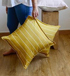 Almohadones Tusor RAYAS, ideales para deco infantil y juvenil. Disponibles en 3 tamaños y varios colores. Personaliza tu habitación con estilo y comodidad, combinalos con opciones lisas o estampadas para una Deco soñada!