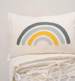 Almohadón Arcoiris para chicos, gamas de colores que van a amar! Los arcoiris son una de las temáticas preferidas para habitaciones infantiles! Suma alegría a la Deco Infantil de tu casa!