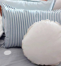  Almohadones Tusor MIL RAYAS, ideales para deco infantil y juvenil. Disponibles en 3 tamaños y varios colores. Personaliza tu habitación con estilo y comodidad, combinalos con opciones lisas o estampadas para una Deco soñada!