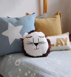 Almohadón León Alex con melena suavecita y cara adorable. Ideal muñeco de apego o Decoración de habitación infantil temática animales.