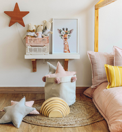 Agregá un detalle mágico y colorido a la habitación de tus hijos con nuestros almohadones Estrella. Pequeño formato ideal para ropa de cama de cunas o apegos para bebés! 