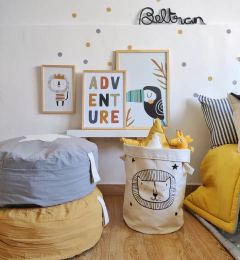 Cartel en tricotín con nombre personalizado para decoración infantil