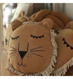 Almohadón León Alex con melena suavecita y cara adorable. Ideal muñeco de apego o Decoración de habitación infantil temática animales.