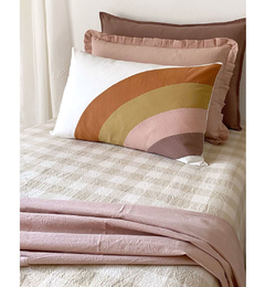 La funda Picnic Beige es fácil de colocar y quitar, ideal para los padres que buscan una solución práctica para decorar el cuarto de sus hijos