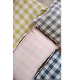 Almohadón Picnic a cuadros , variedad de colores  para una Deco infantil divertida!