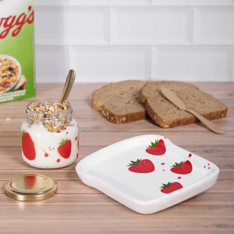 PLATO TOSTADA FRUTILLAS