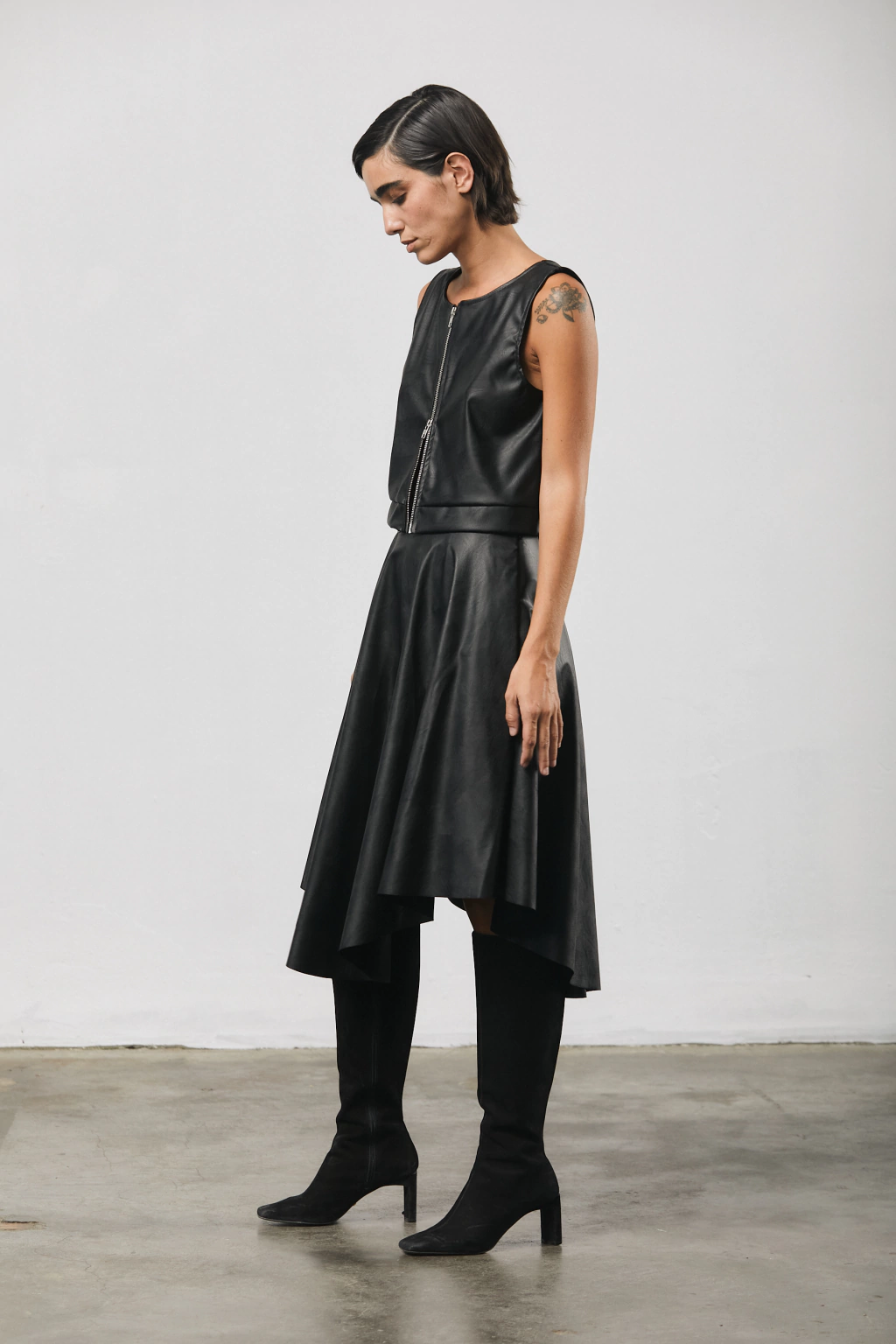 POLLERA IRREGULAR - NEGRA