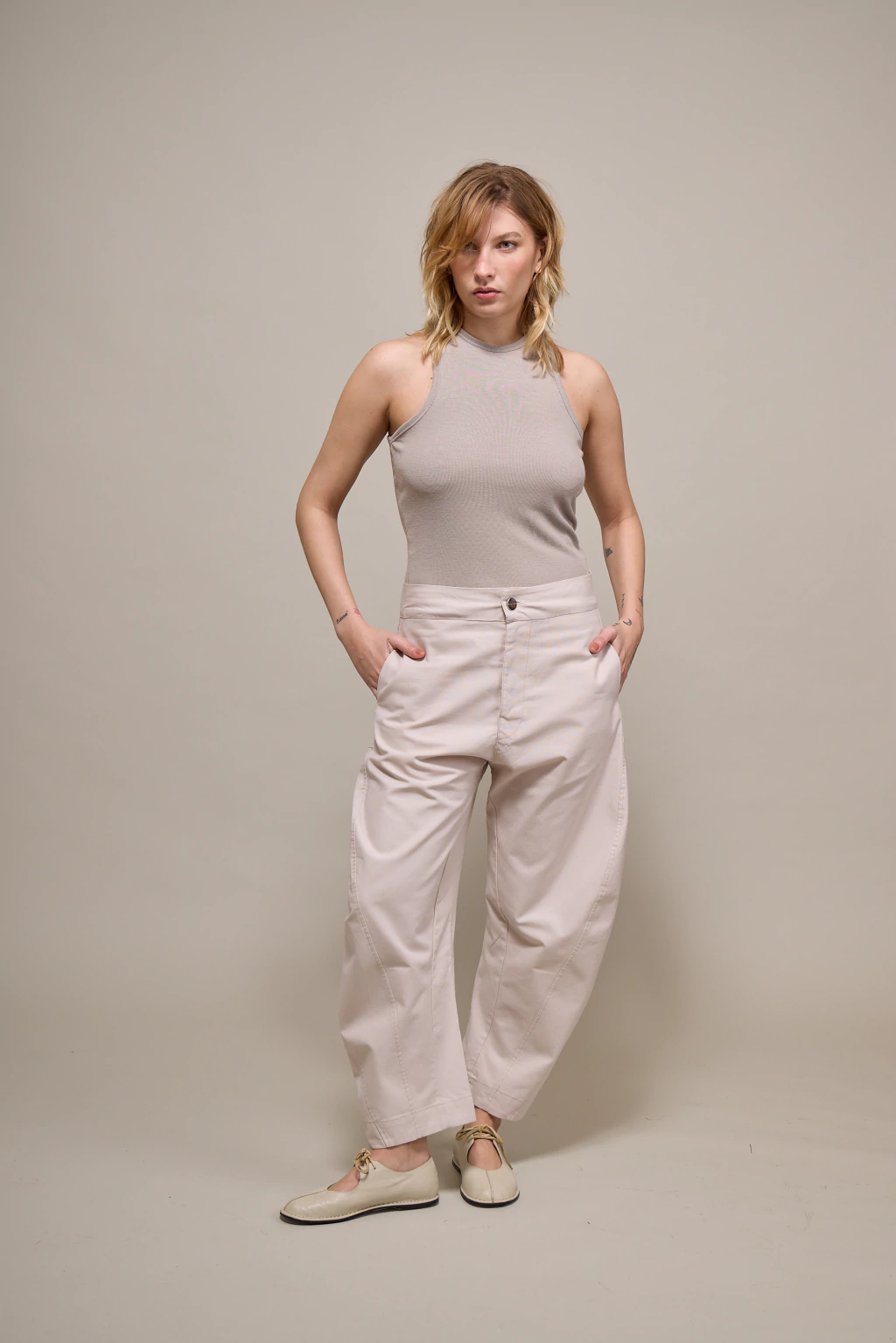 MUSCULOSA VINTAGE - CEMENTO