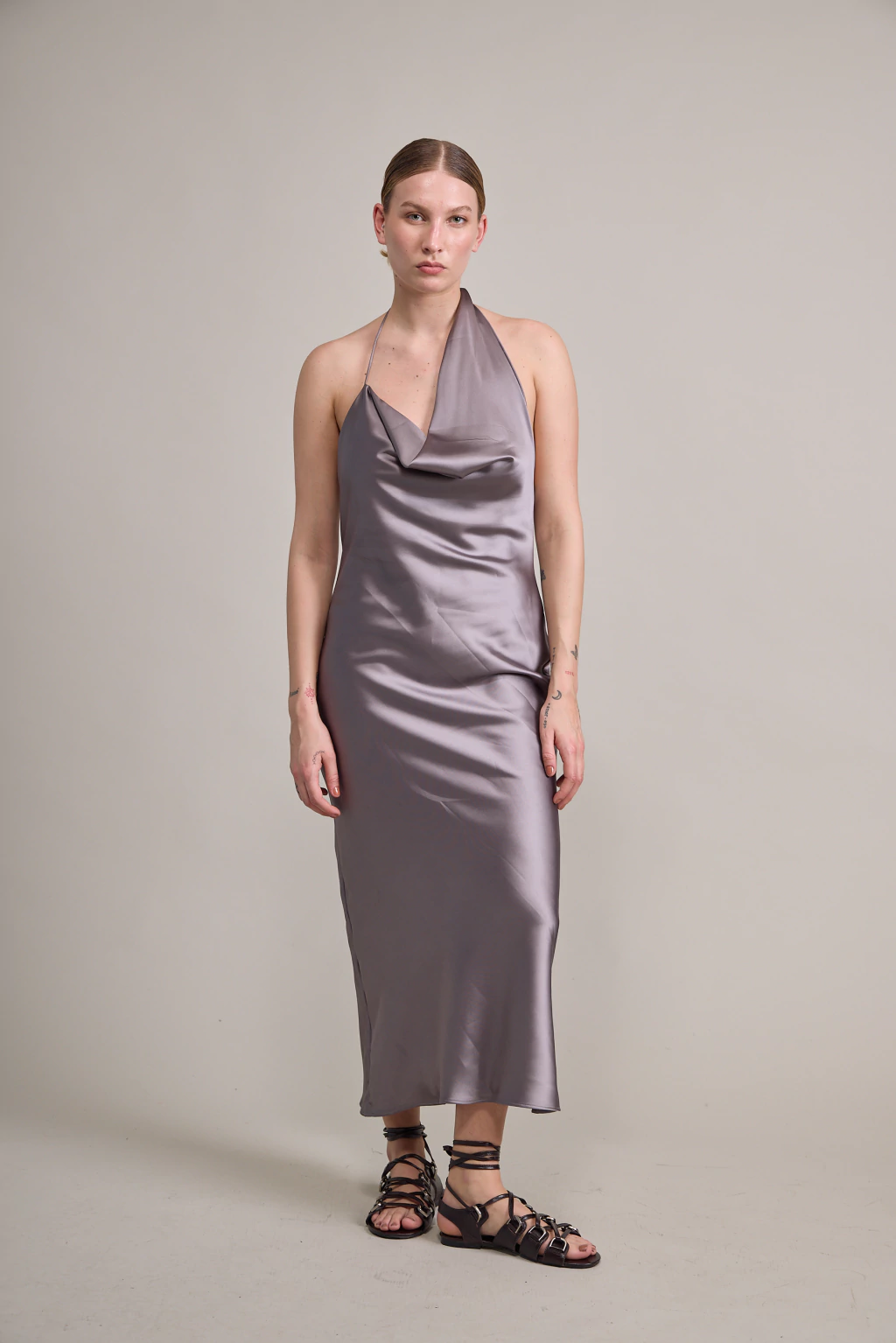 VESTIDO SATEN - GRIS ACERO