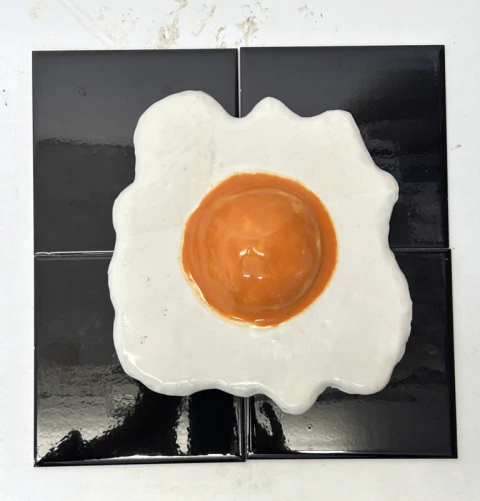 Adrian Perrone. Actante 007, 30 x 30 x 7 cm