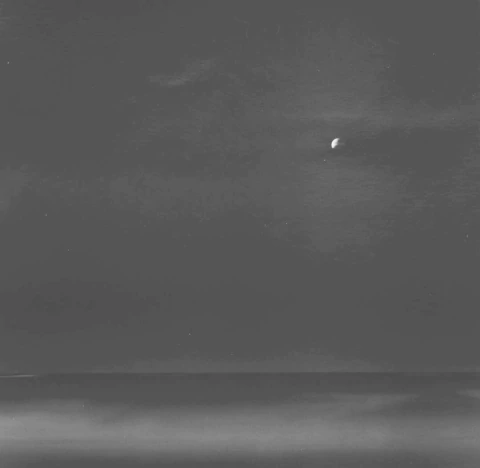 Lola García Berro. La luna y el mar, 60 x 60 cm - comprar online