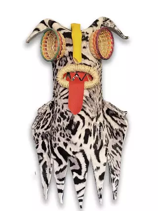 GABRIEL GARCILAZO. MÁSCARAS DE PROPAGANDA #22. 55 x 45 x 20 CM. - comprar online