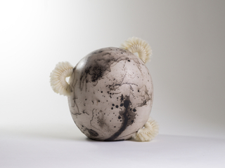 Agustina Garrigou. White saggar Potatoid NII, 14 x 14 x 14 cm