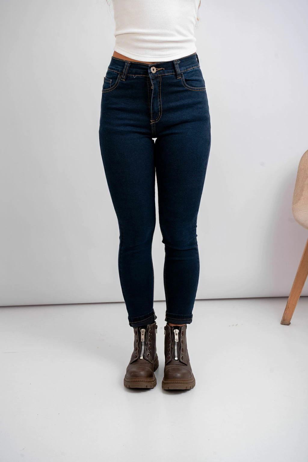 SKINNY LEVI