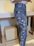 Calça Feminina Reta Bordado Floral na internet