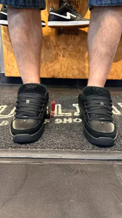 Imagen de ZAPATILLAS 201 R CIRCA (FULLBLACK)