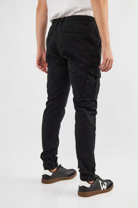 PANTALON JOGGER CARGO ACTION NEGRO en internet