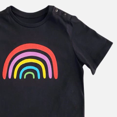 Camiseta Adulto Arco Íris - Preta na internet