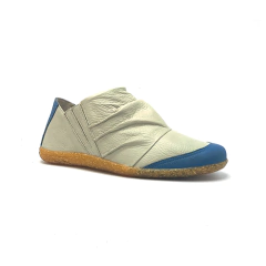 Versátil, couro lumi mármore e índigo, sola reciclada com serragem. Ref. 001.1403 SOB ENCOMENDA