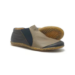 Mantiqueira, couro lumi cacau e castanho, sola reciclada com serragem. Ref. 001.1405. EM ESTOQUE, ÚLTIMOS PARES - Ipadma