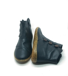 Chapada dos Guimarães, couro lumi preto, sola reciclada serragem. Ref. 001.203. SOB ENCOMENDA - comprar online