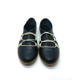 Tênis, couro lumi preto e mármore, sola reciclada com serragem. Ref.: 001.418. EM ESTOQUE - loja online