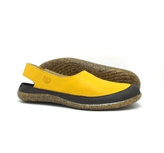 Wanderlust, couro soft citrus e cacau, sola reciclada com serragem. Ref. 001.725. SOB ENCOMENDA - Ipadma