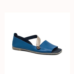 Artemis, couro soft safira e metalizado prata velha, sola borrachas recicladas. Ref. 003.613. SOB ENCOMENDA