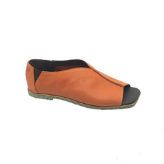 Único, couro soft topázio, sola borrachas recicladas. Ref.: 003.312. SOB ENCOMENDA