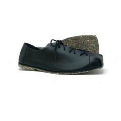 Irreverente, couro lumi preto, sola borrachas recicladas. Ref. 004.506. SOB ENCOMENDA - comprar online