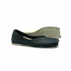 Afrodite, couro lumi preto e mármore, sola borrachas recicladas. Ref. 004.609. SOB ENCOMENDA - comprar online