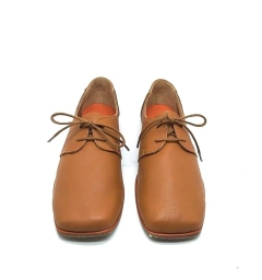 Mocassim, couro soft argila, sola borrachas recicladas. Ref. 004.822 na internet