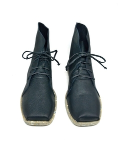 Bota Everest, couro graxo preto, sola borracha reciclada. Ref. 009.408. SOB ENCOMENDA na internet