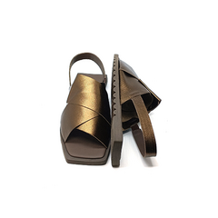 Origami, couro metalizado bronze, sola exclusiva design japonês.. Ref. 012.733. EM ESTOQUE ULTIMO PAR 38 na internet