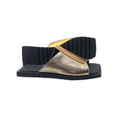 Flat UP. Couro metalizado prata velho e ouro velho. Solado geta, design exclusivo. Ref. 012.707. SOB ENCOMENDA - comprar online