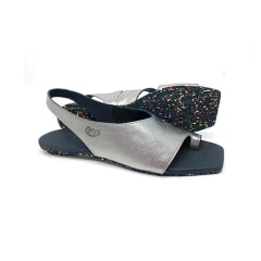 On Fleek, couro metalizado onix, sola borrachas recicladas, com saltinho, ref. 014.1313. SOB ENCOMENDA - comprar online