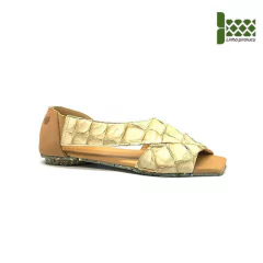 Brilho, couro pirarucu macadâmia, e nobuck amêndoa, sola borrachas recicladas. Ref. 014.903. SOB ENCOMENDA