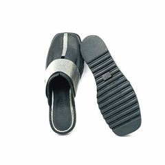 Mule Élégant, couro soft preto e couro metalizado ônix, sola TR preta. Ref. 017.1612. SOB ENCOMENDA - Ipadma