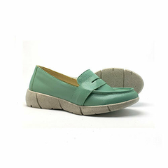 Loafer, couro lumi amazonite, sola tratorada borracha expandida com fibra de coco. Ref. 021.1512. SOB ENCOMENDA na internet